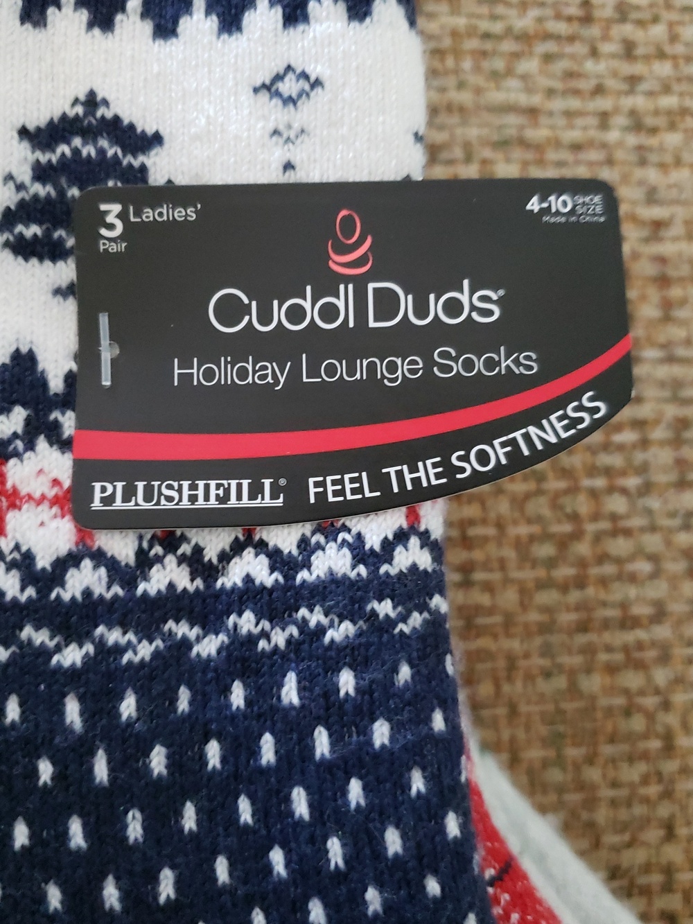NWT-Cuddl Duds Ladies 3-Pack Patterned Holiday Lounge Socks Ladies Shoe SZ 4-10 - Picture 8 of 8